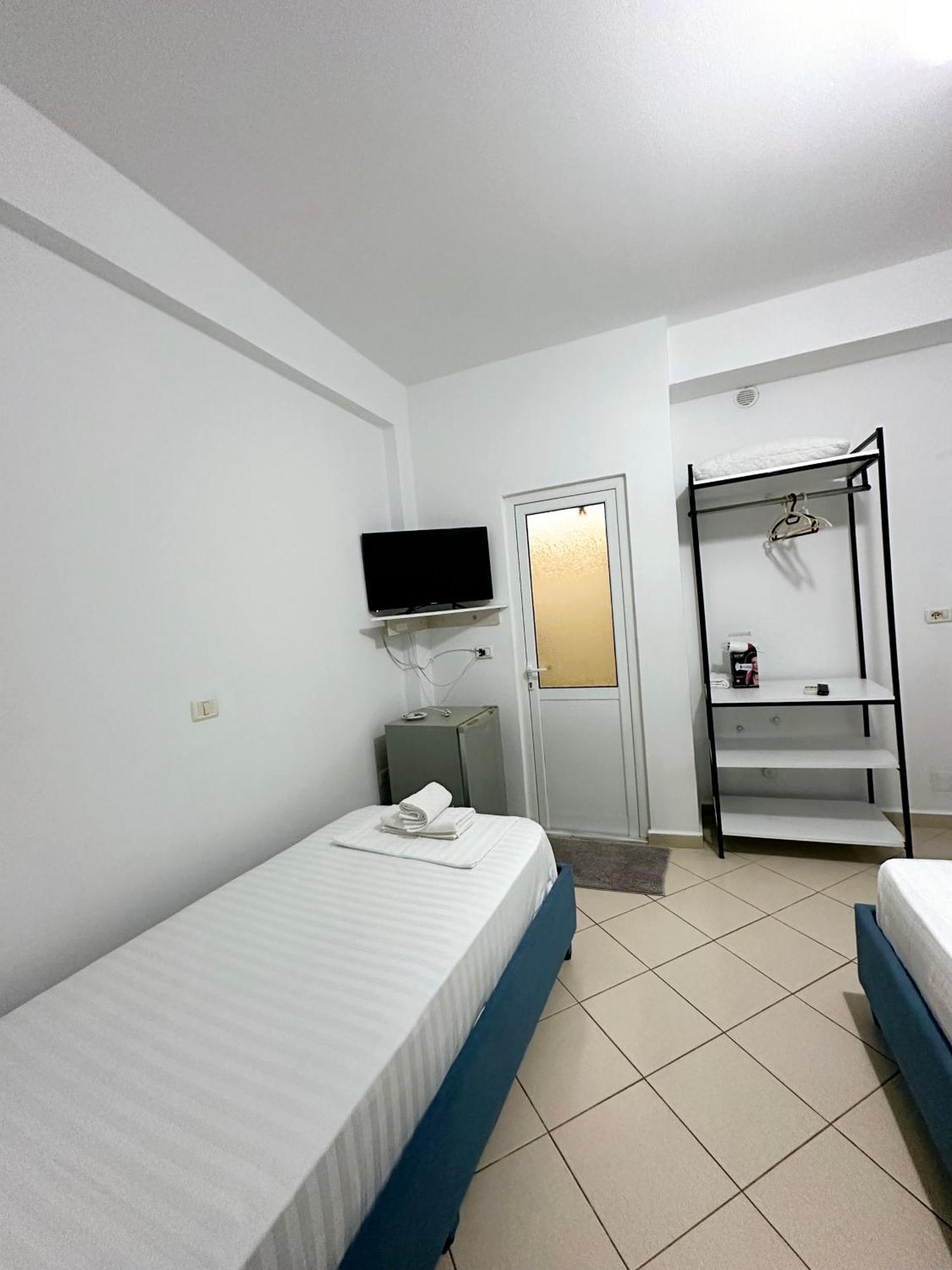 Lengu Holidays Houses Sarandë Habitación foto